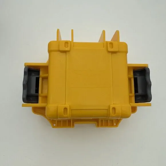 NEW Invicta Single Slot Impact Resistant Yellow Collector Diver Case Watch Box - Picture 4 of 8